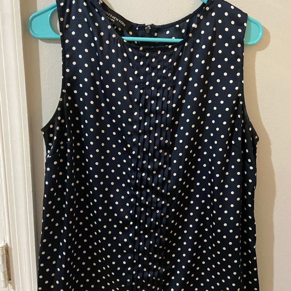 Jones New York sleeveless blouse